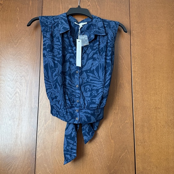 Jane and Delancey Tops - Jane & Delancey Tropical Print Self Tie Button-Up Sleeveless Top in Blues NWT XL